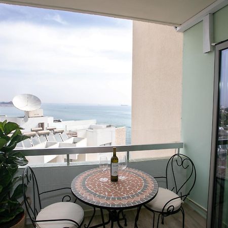 Palmove Luxurious Beachfront Apt Ларнака Экстерьер фото